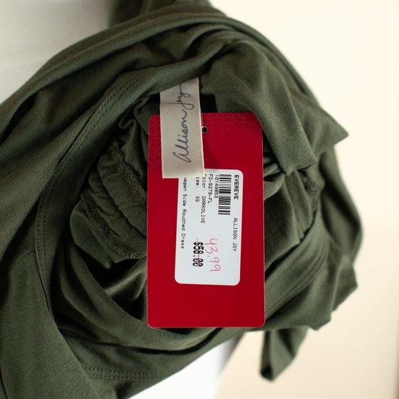 NEW Evereve Allison Joy Ruched Jersey Knit Dress - Picture 8 of 9